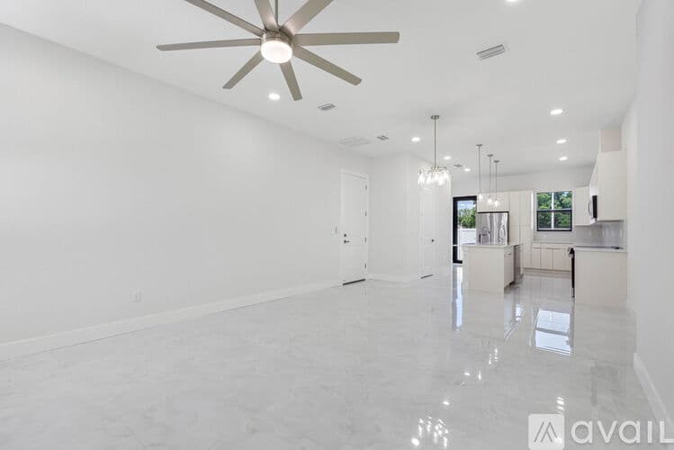 Tampa Townhome: 7015 N Central Ave