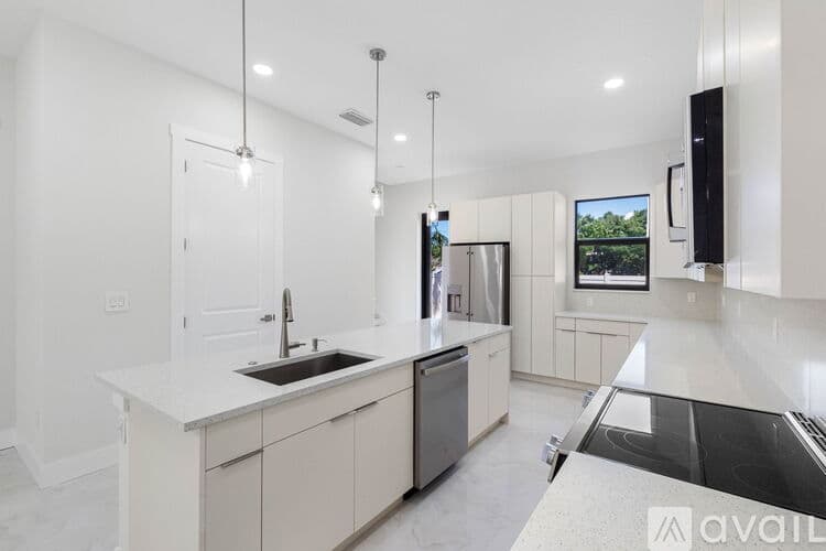 Tampa Townhome: 7015 N Central Ave