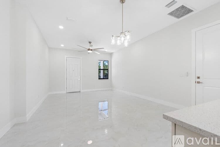 Tampa Townhome: 7015 N Central Ave