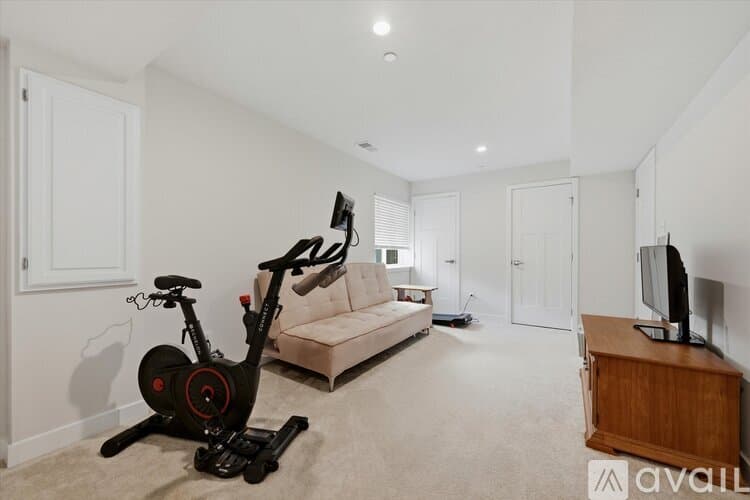 Canonsburg Townhome: 204 Filmore Dr