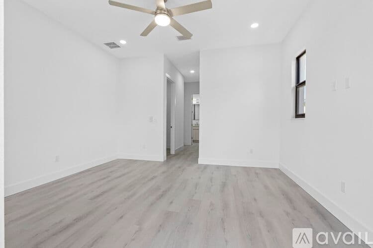 Tampa Apartment: 7015 N Central Ave