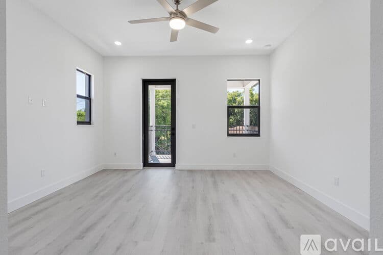 Tampa Apartment: 7015 N Central Ave