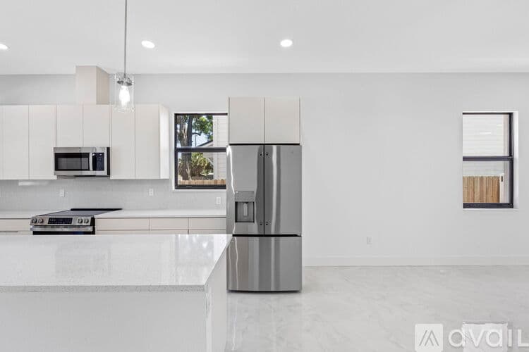 Tampa Apartment: 7015 N Central Ave