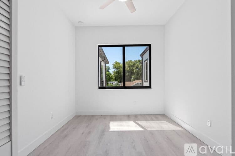 Tampa Apartment: 7015 N Central Ave