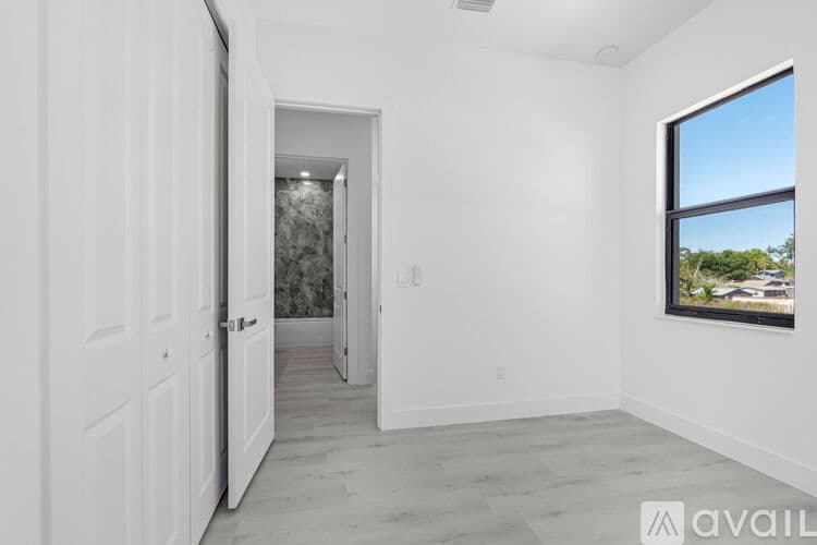 Tampa Apartment: 7015 N Central Ave