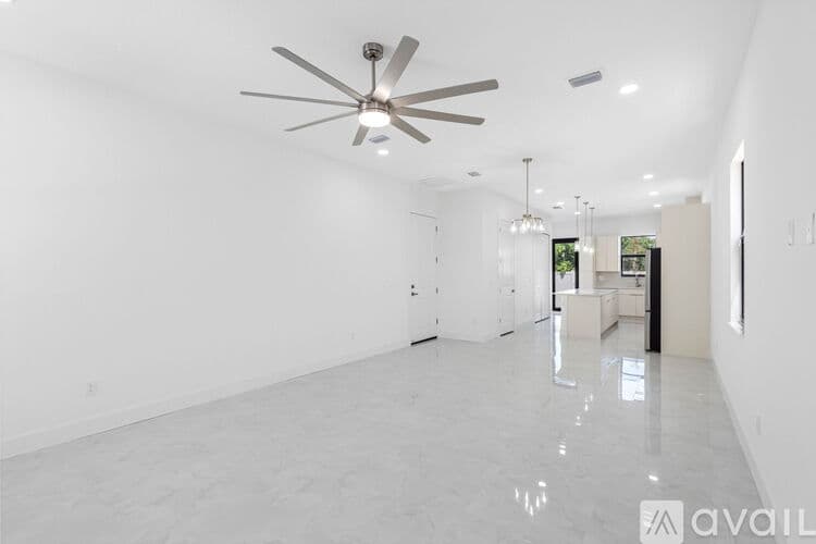 Tampa Apartment: 7015 N Central Ave