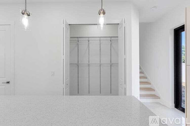 Tampa Apartment: 7015 N Central Ave