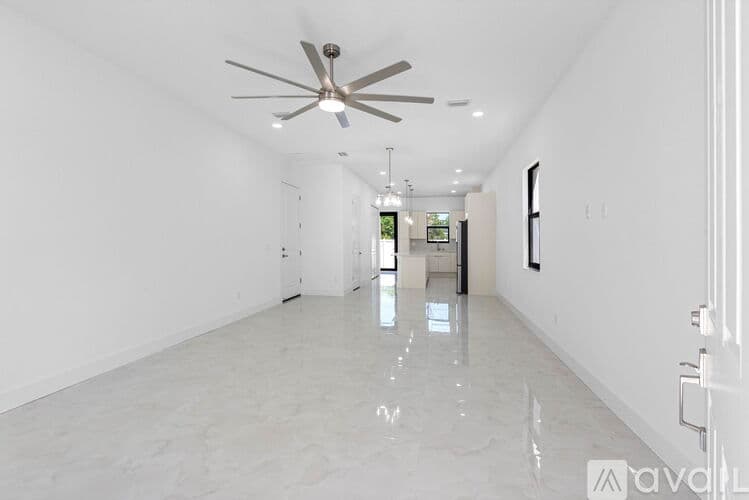 Tampa Apartment: 7015 N Central Ave