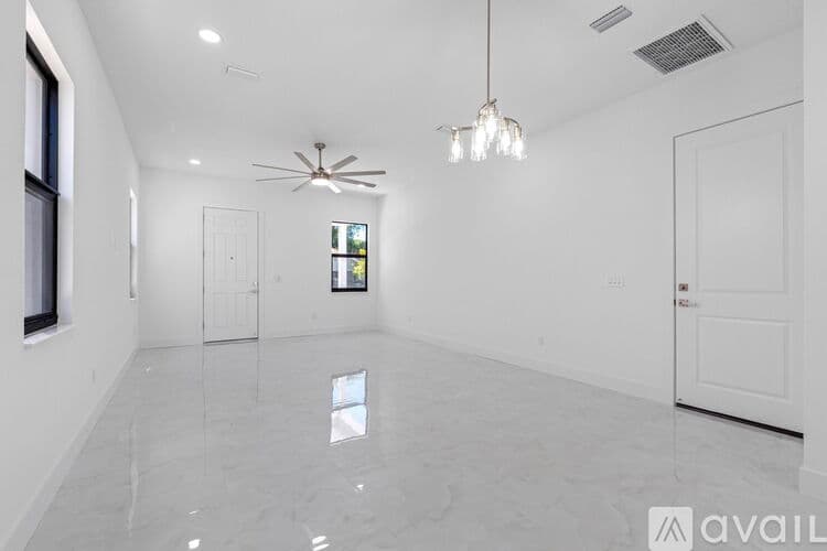 Tampa Apartment: 7015 N Central Ave