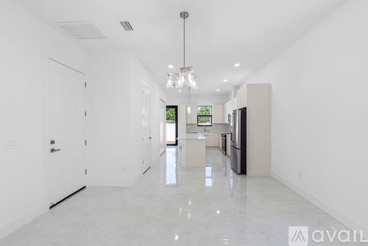 Tampa Apartment: 7015 N Central Ave