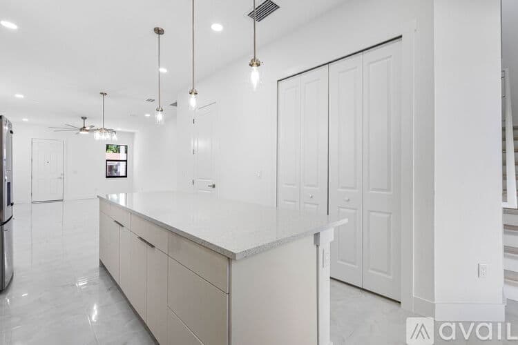 Tampa Apartment: 7015 N Central Ave