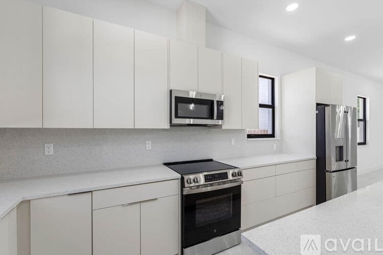Tampa Apartment: 7015 N Central Ave