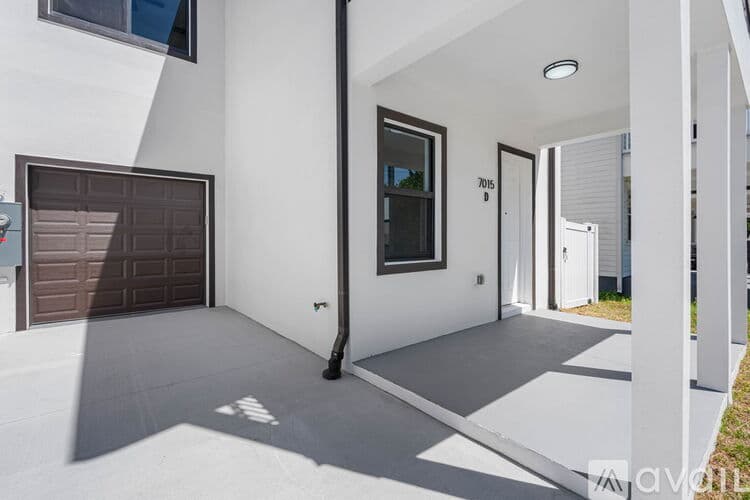 Tampa Apartment: 7015 N Central Ave