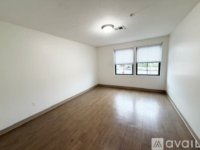 Dedham Apartment: 323 Washington St