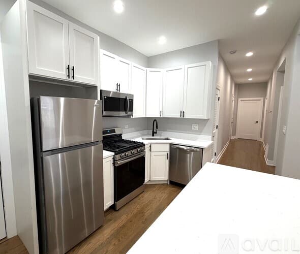 Chicago Apartment: 933 W Sheridan Rd
