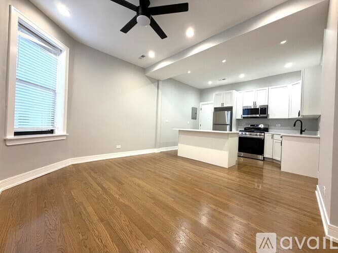 Chicago Apartment: 933 W Sheridan Rd