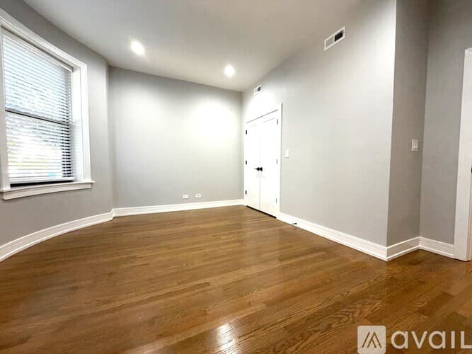 Chicago Apartment: 933 W Sheridan Rd