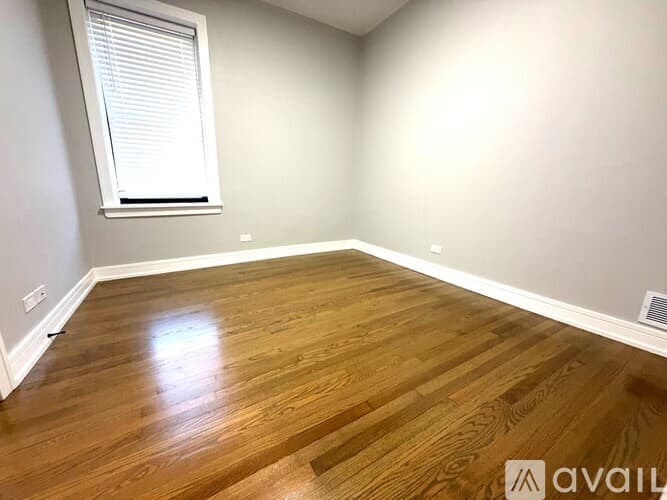 Chicago Apartment: 933 W Sheridan Rd