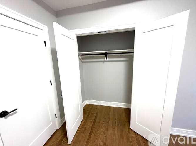 Chicago Apartment: 933 W Sheridan Rd