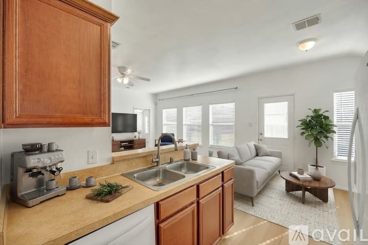 Fort Worth House: 2721 Carten St