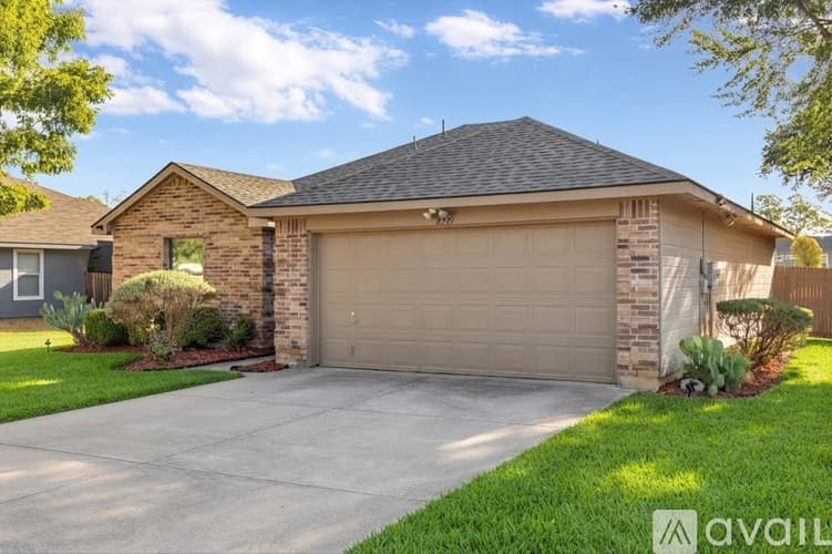 Fort Worth House: 2721 Carten St