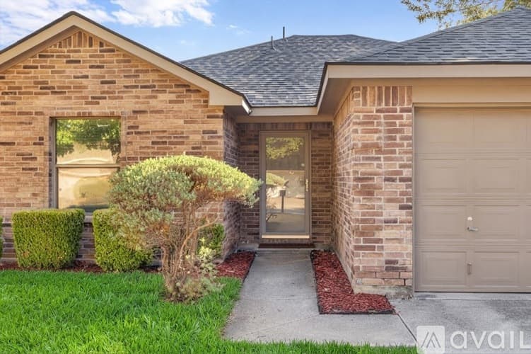 Fort Worth House: 2721 Carten St