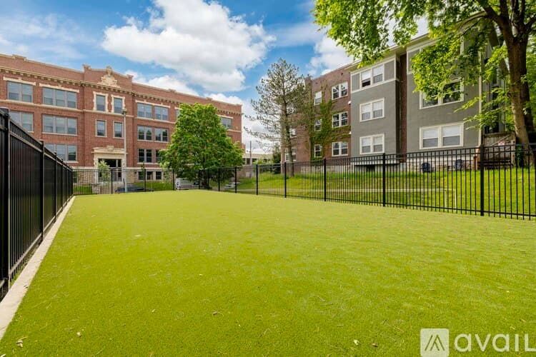 Kansas City Apartment: 315 East 39th Street