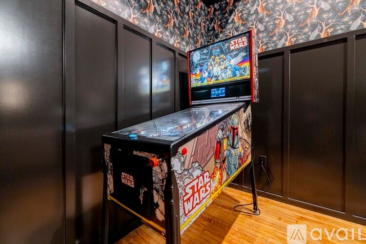 Kansas City Apartment: 315 East 39th Street