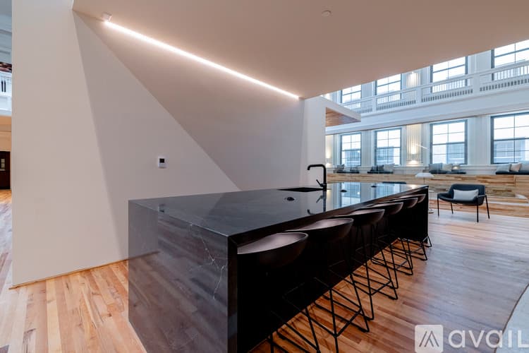 Kansas City Apartment: 315 East 39th Street