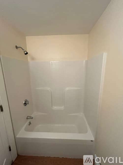 Lynn Apartment: 77 Chestnut St