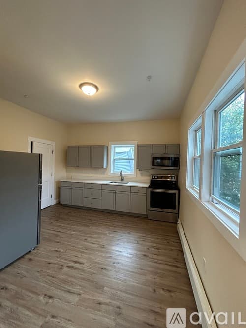 Lynn Apartment: 77 Chestnut St