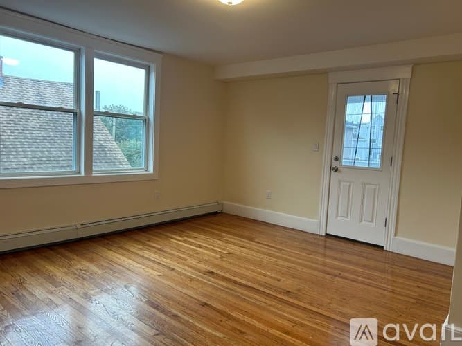 Lynn Apartment: 77 Chestnut St