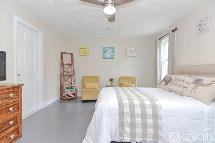 Dedham House: 39 Curve Street