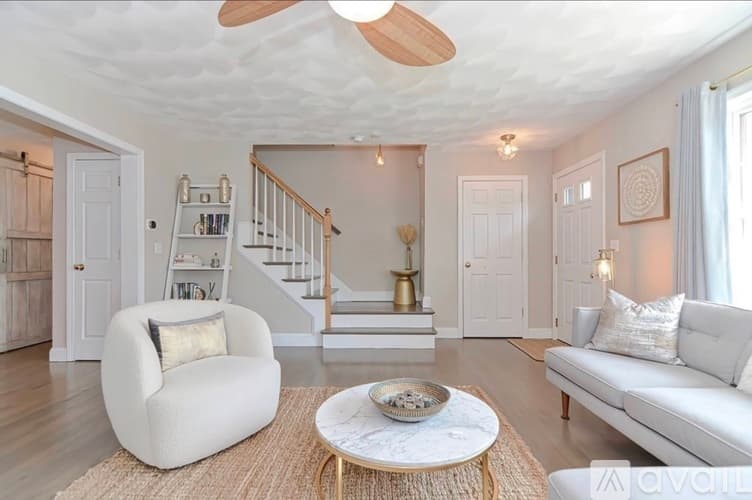 Dedham House: 39 Curve Street
