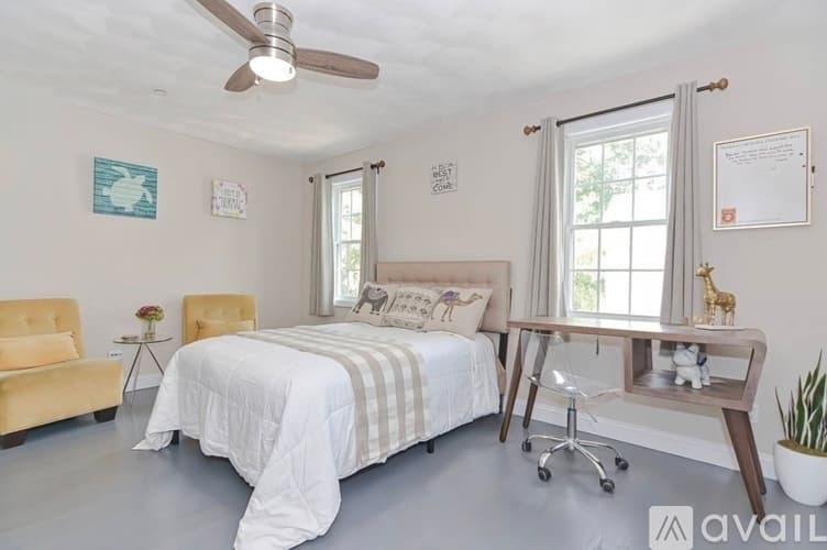 Dedham House: 39 Curve Street