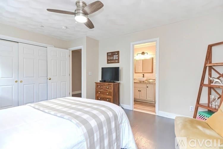 Dedham House: 39 Curve Street