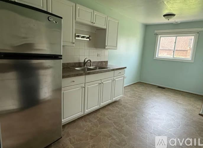 Harvard Apartment: 1020 9th Street