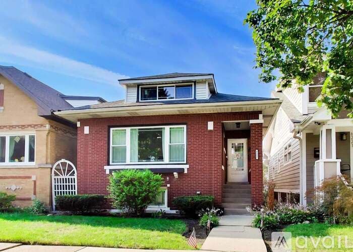 Chicago House: 6217 West Grace Street