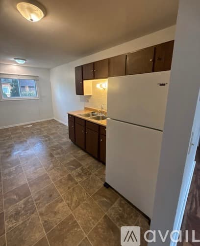 Harvard Apartment: 1020 9th Street