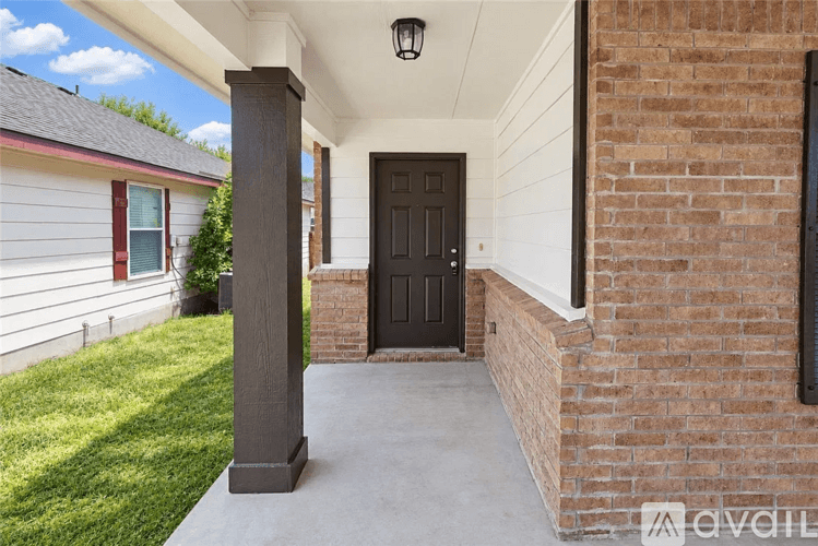 Temple House: 911 Sugar Brook Dr
