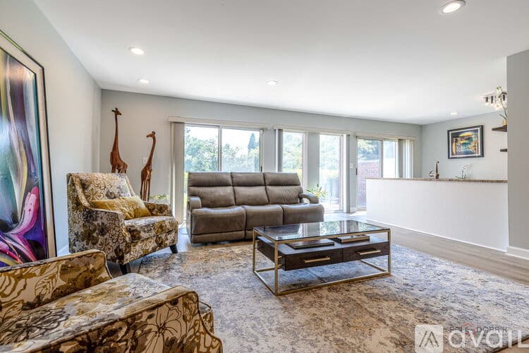 Deerfield Townhome: 335 Milford Road