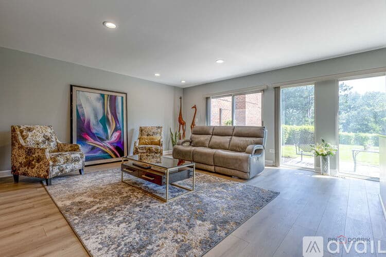 Deerfield Townhome: 335 Milford Road