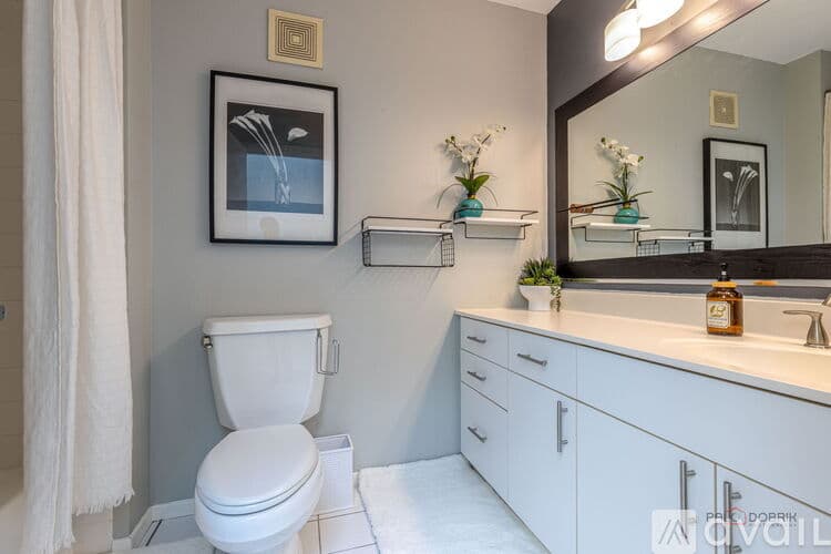 Deerfield Townhome: 335 Milford Road