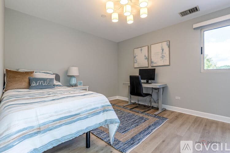 Deerfield Townhome: 335 Milford Road