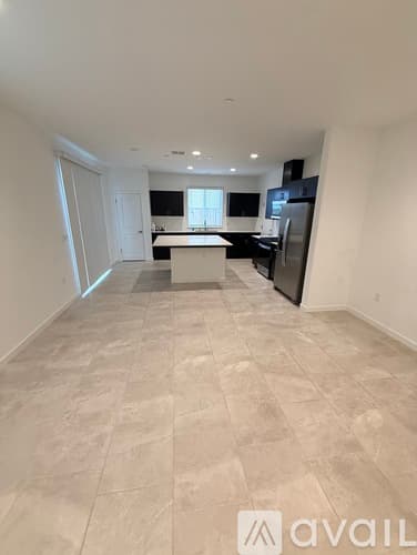 Madera House: 392 Talus Way South