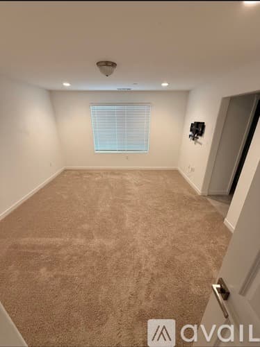 Madera House: 392 Talus Way South