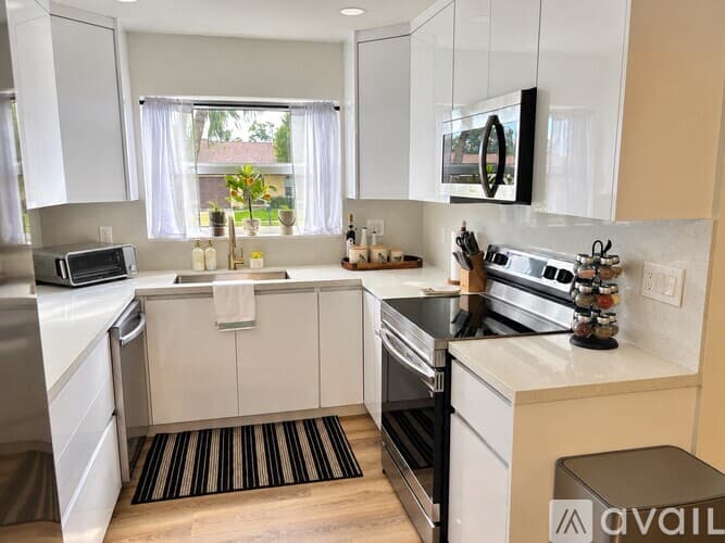 Wellington House: 1699 Braeburn Place
