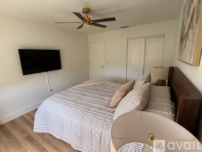 Wellington House: 1699 Braeburn Place