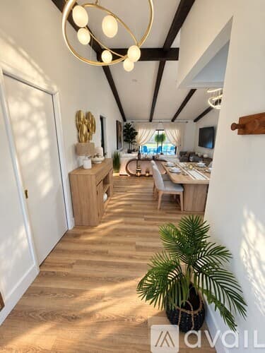 Wellington House: 1699 Braeburn Place