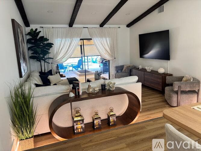 Wellington House: 1699 Braeburn Place